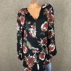 V-nyakú, virágos felső