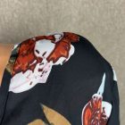 V-nyakú, virágos felső