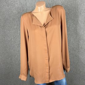 Vila rejtett gombos felső