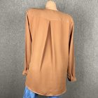 Vila rejtett gombos felső