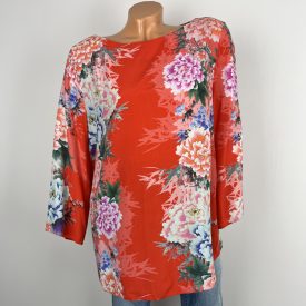 Hosszított, virágos felső (hibás)