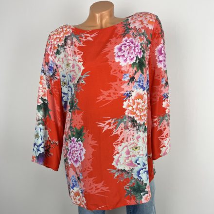 Hosszított, virágos felső (hibás)